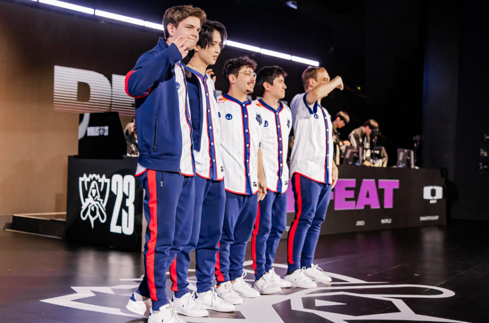 包含EG血洗TSM，Hanssama完成史诗逆转激烈交锋四强赛，让粉丝疯狂欢呼的词条