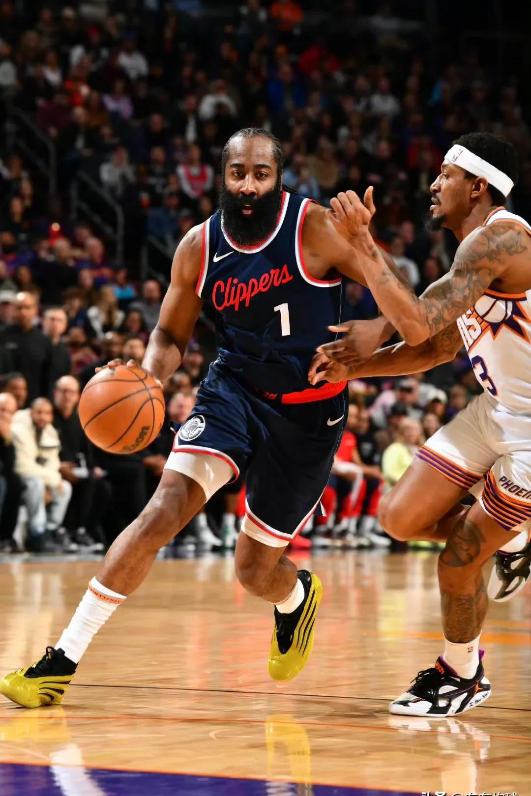 尼克斯绝杀鹈鹕,哈登三分雨点燃全场 尼克斯绝杀鹈鹕,哈登三分雨点燃全场