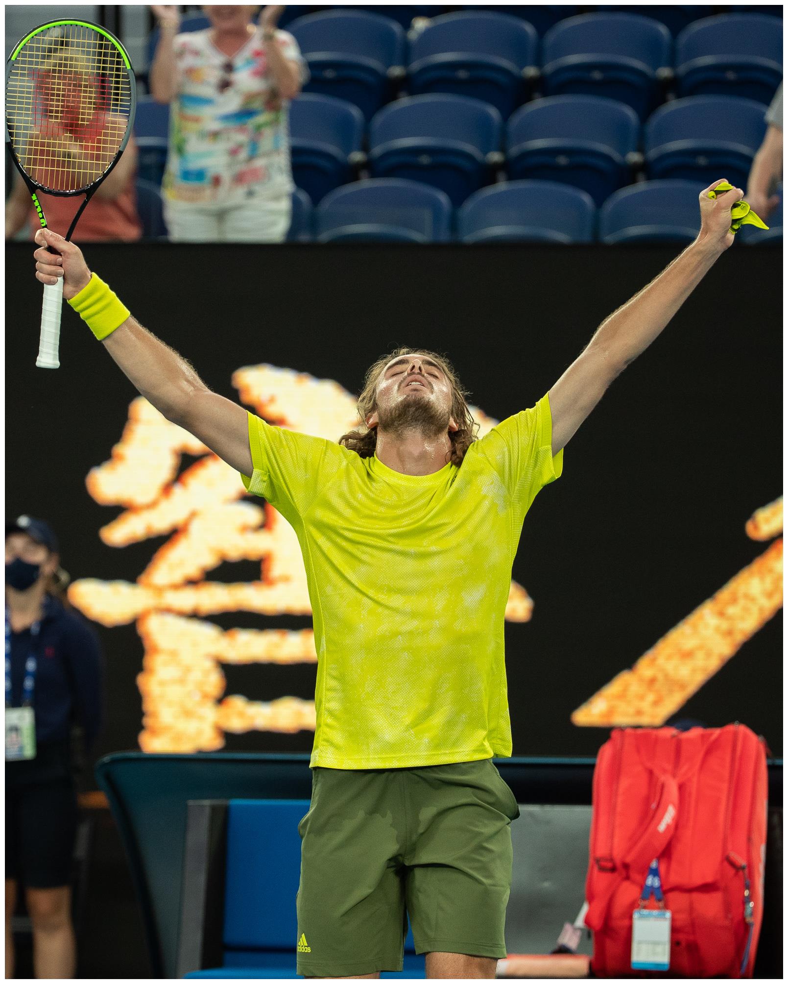 澳网险胜拉沃尔杯，西西帕斯高光表现