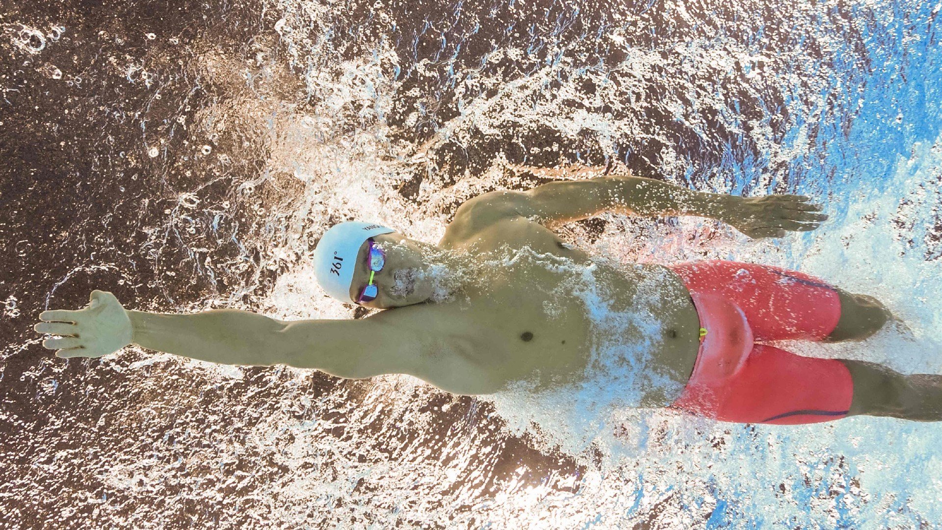 死神左手，当吉诺比利的指尖熄灭火箭的最后火光